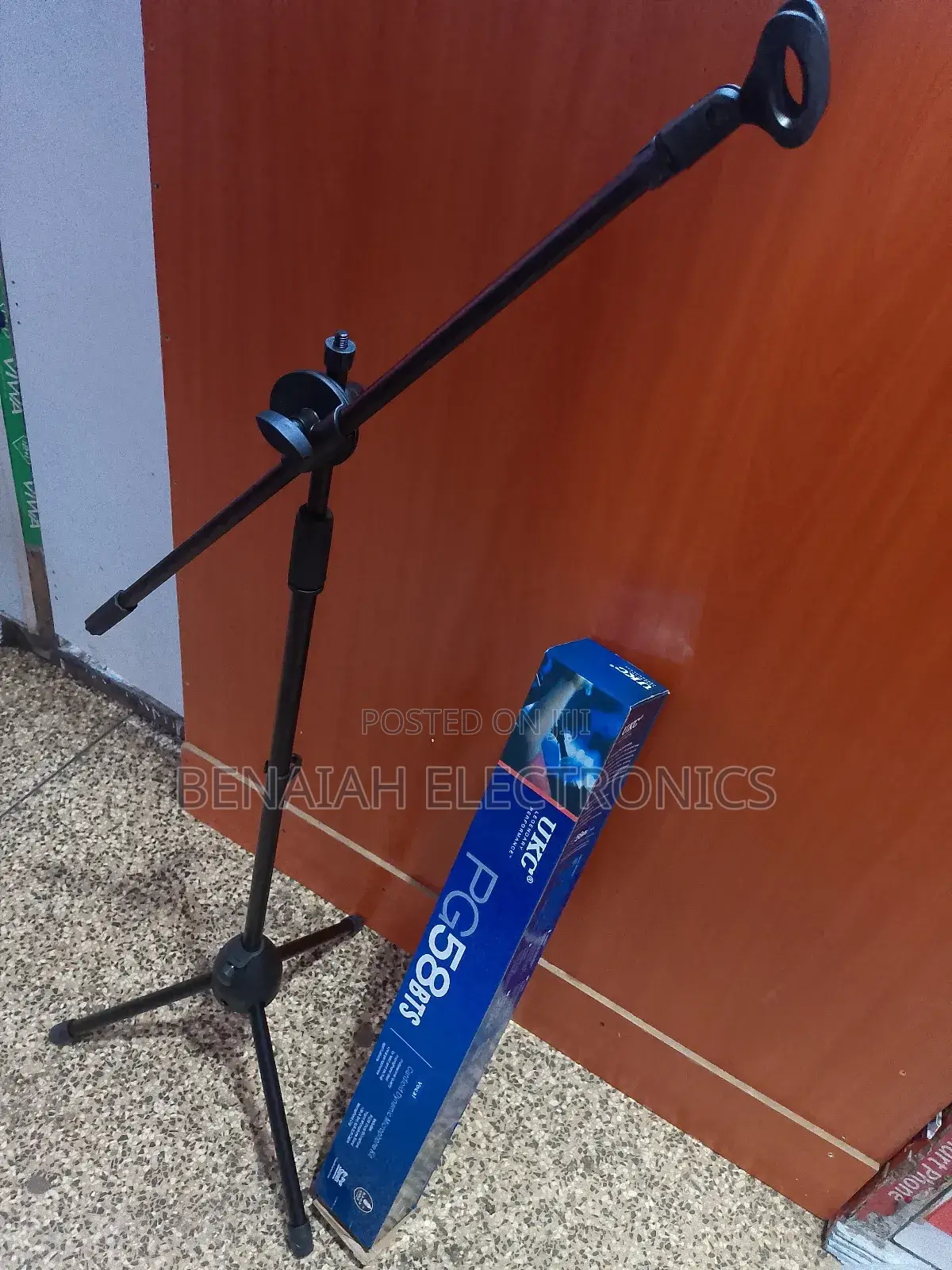 Microphone Stand.Ukc Pg 58bts