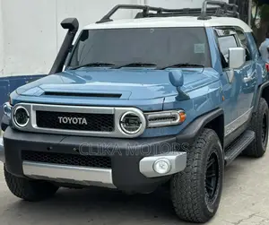 Toyota FJ Cruiser 2017 Blue