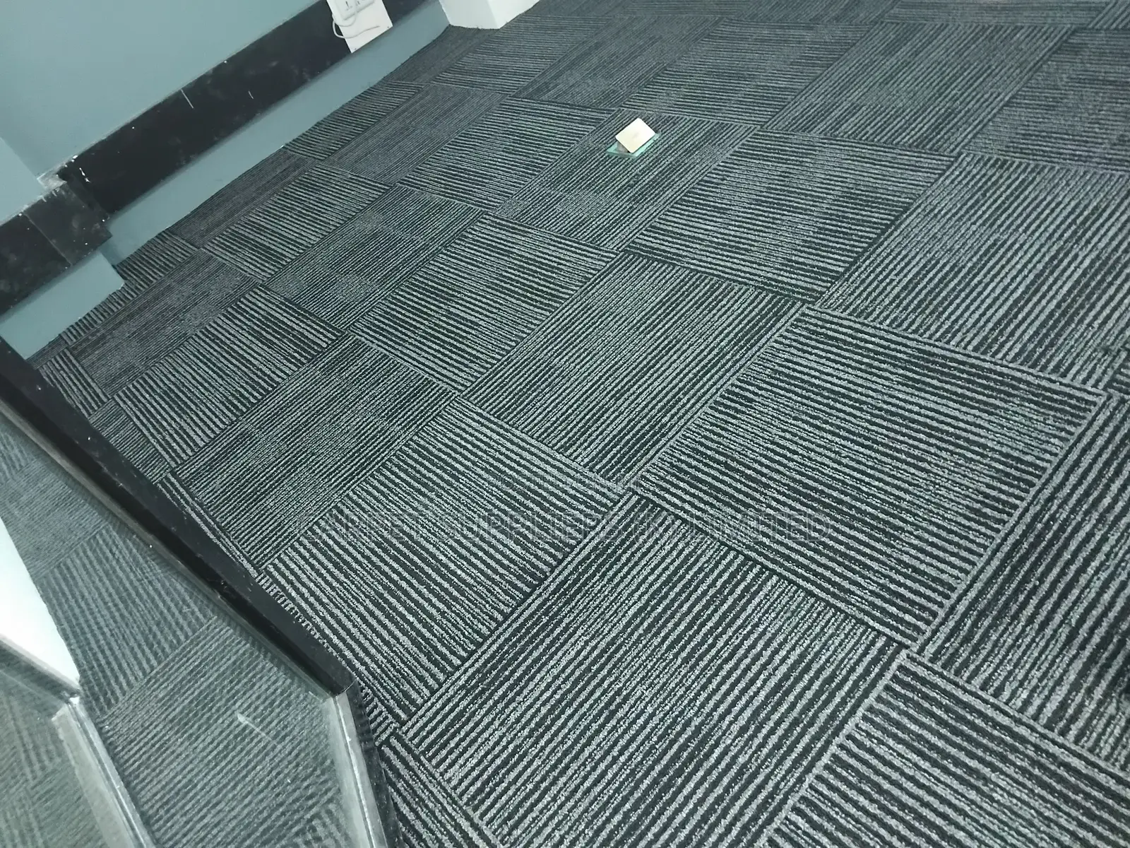 Front Office Carpet Tiles254