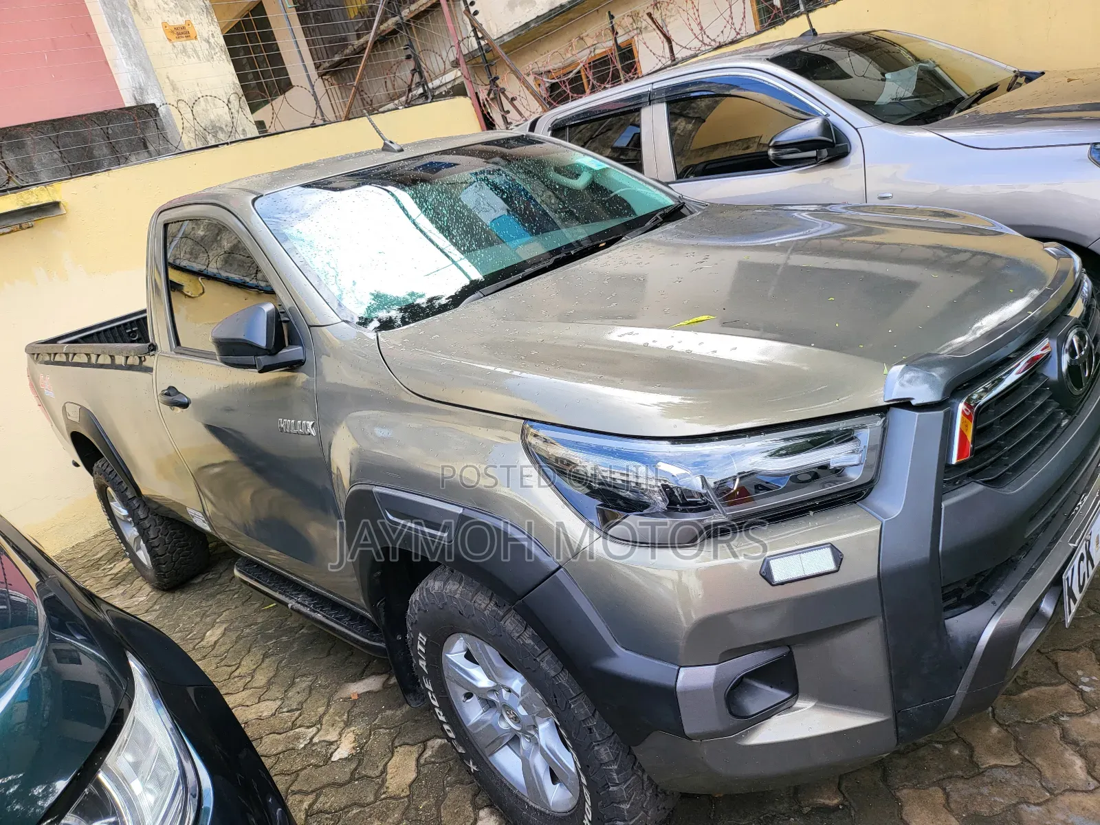 Toyota Hilux 2016 Gray