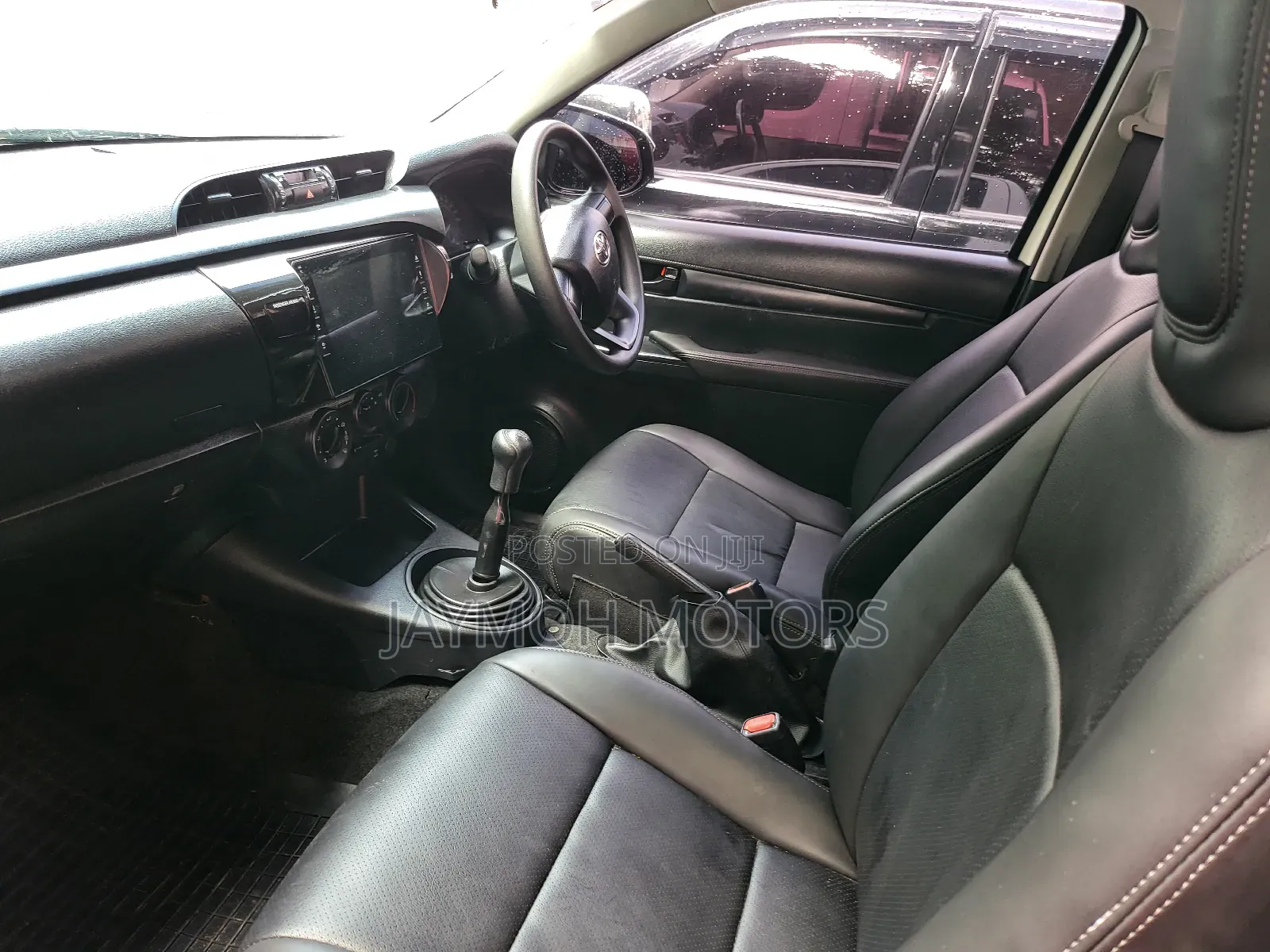 New Toyota Hilux 2021 White