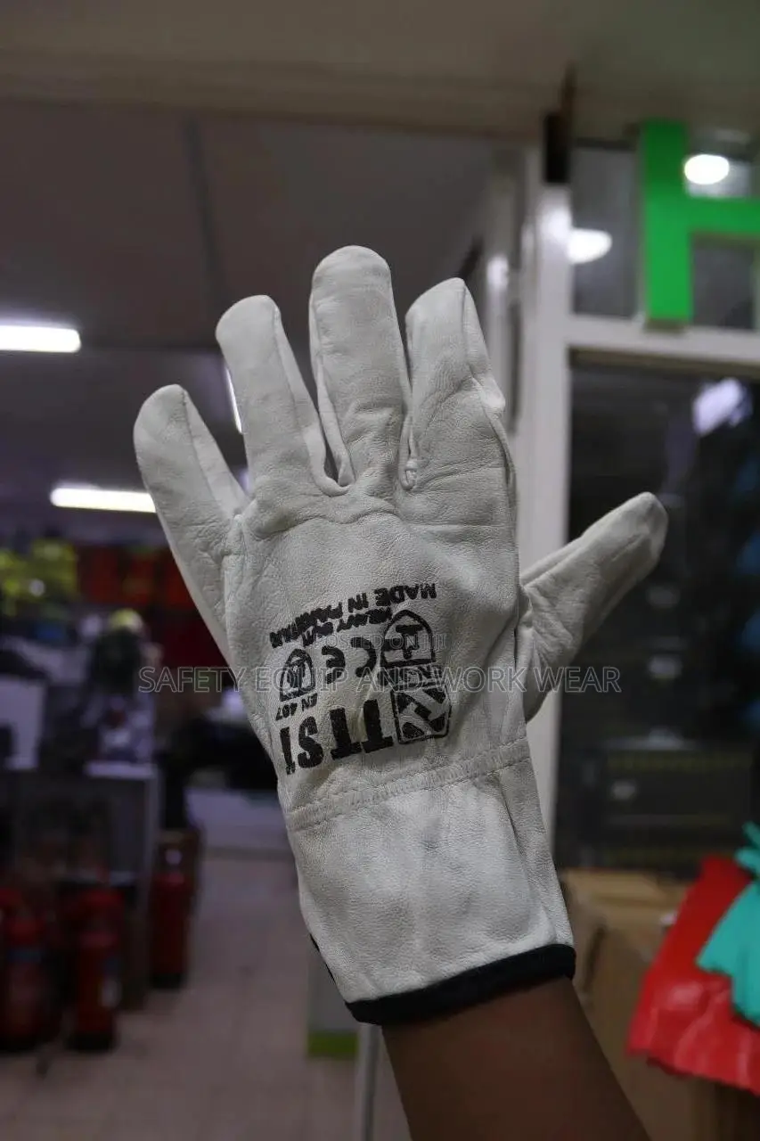 Driver Gloves With Improved Grip