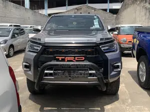Toyota Hilux SR HI-Rider 2018 Gray