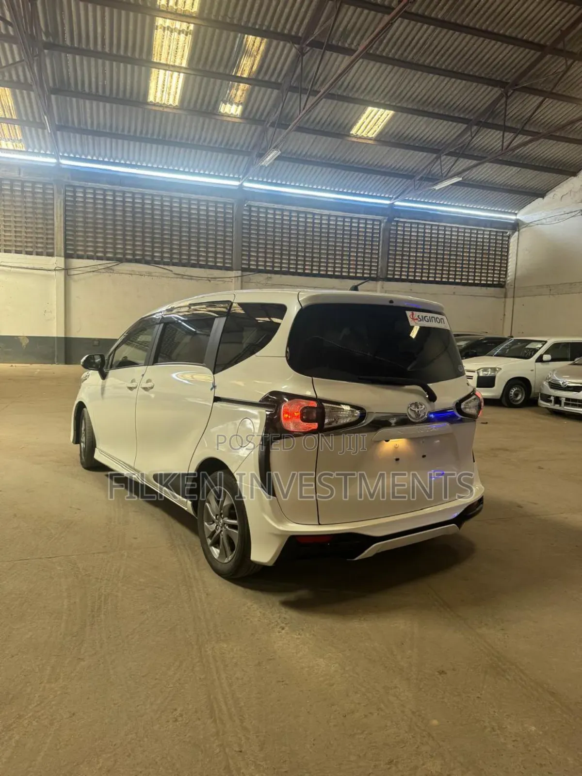 Toyota Sienta 1.5 FWD (6-seater) 2019 White
