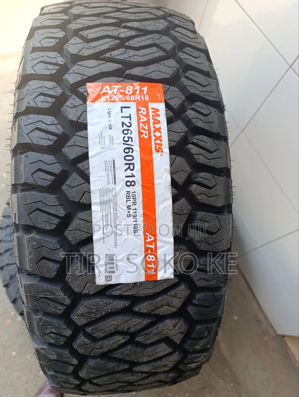 265/60r18 Maxxis Razr At811