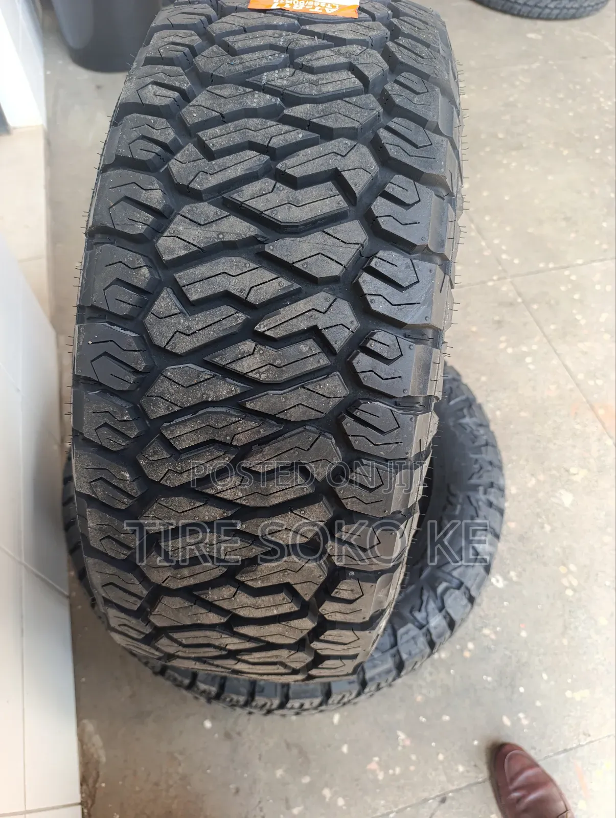 265/60r18 Maxxis Razr At811