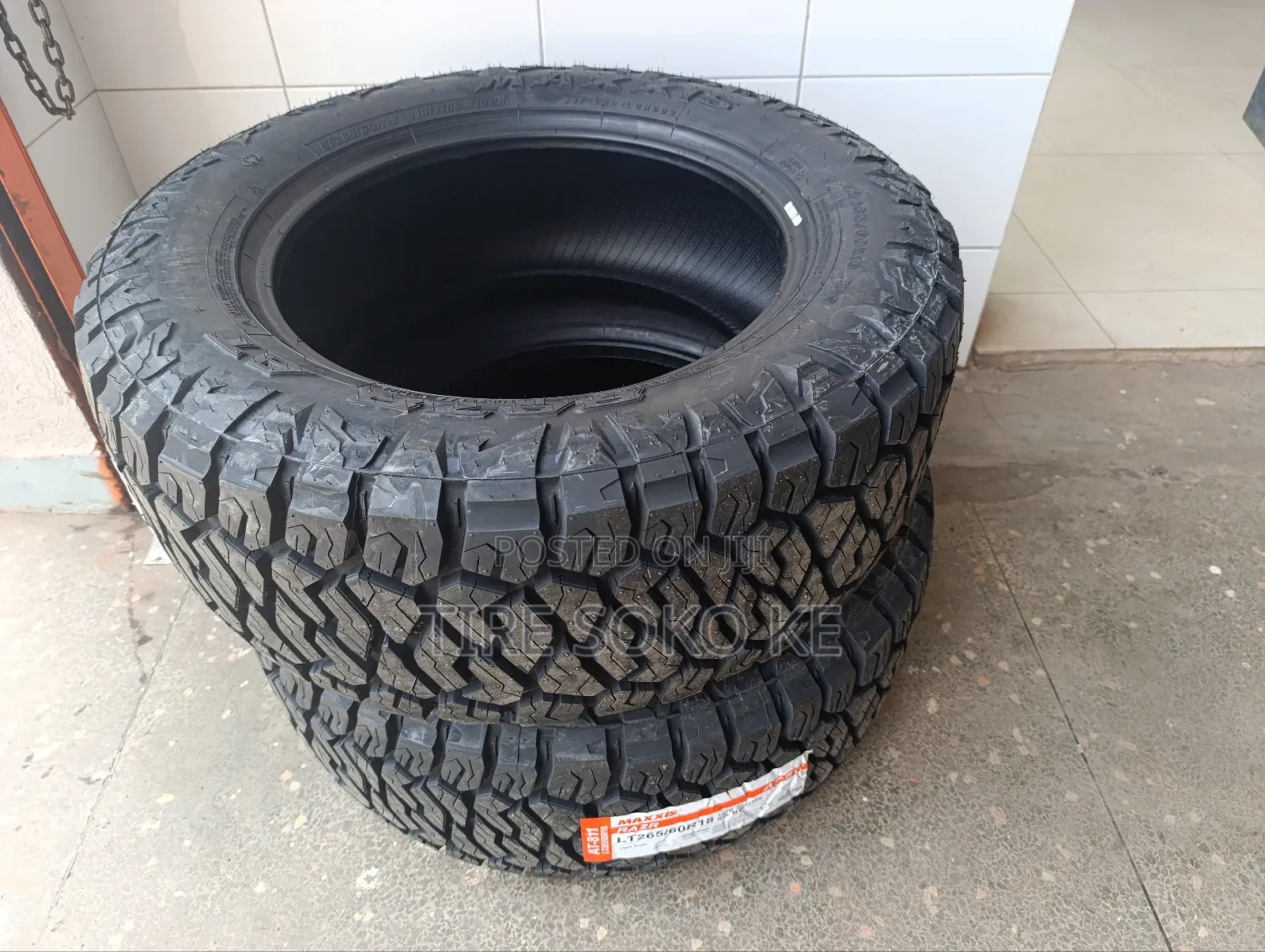 265/60r18 Maxxis Razr At811