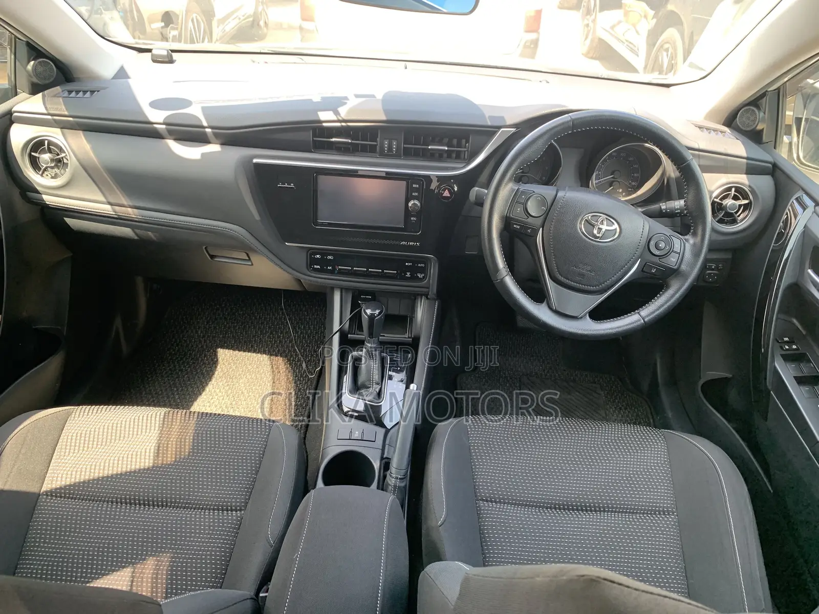 Toyota Auris 2017 Off white