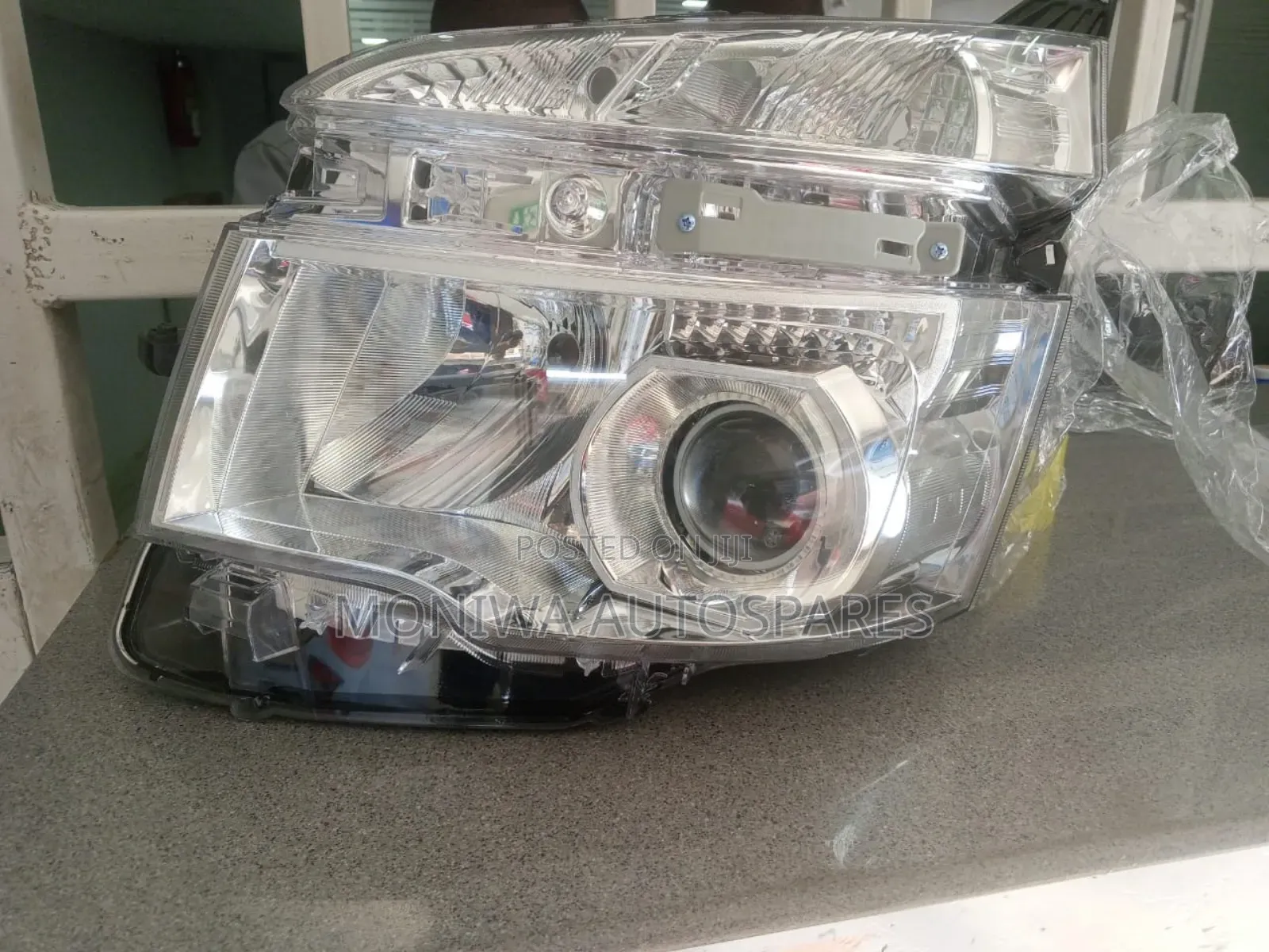 Headlamp Toyota Voxy Xenon Non Projector