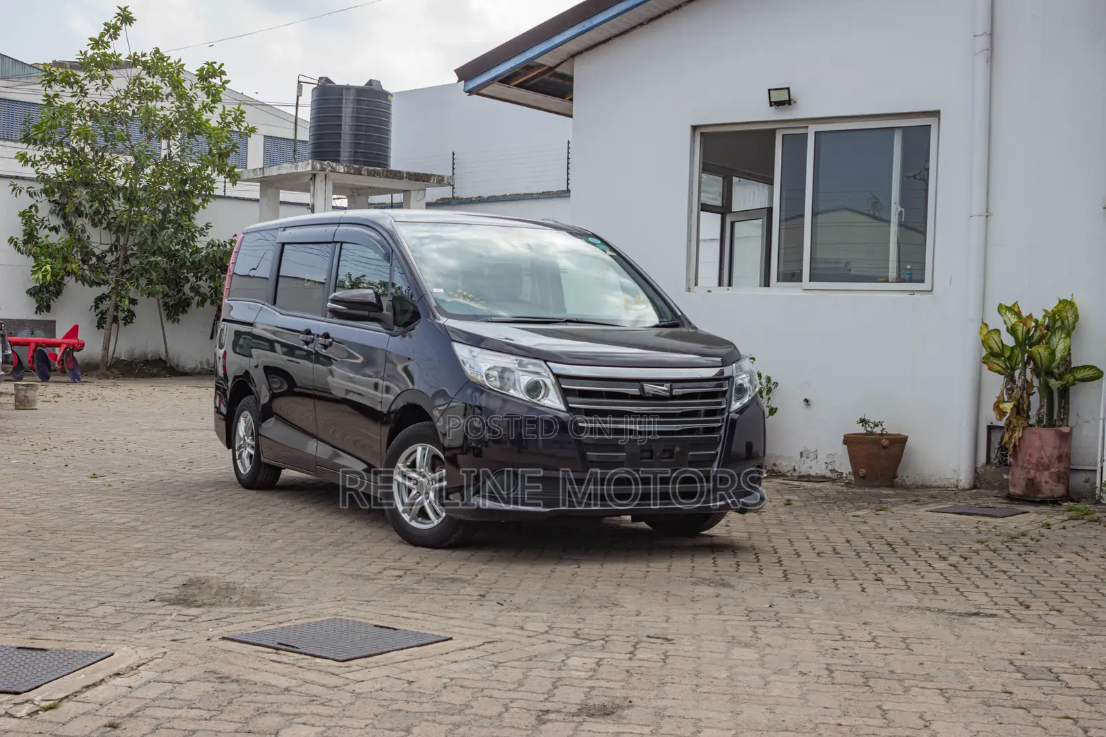 Toyota Noah 2.0 FWD (7 Seater) 2017 Purple