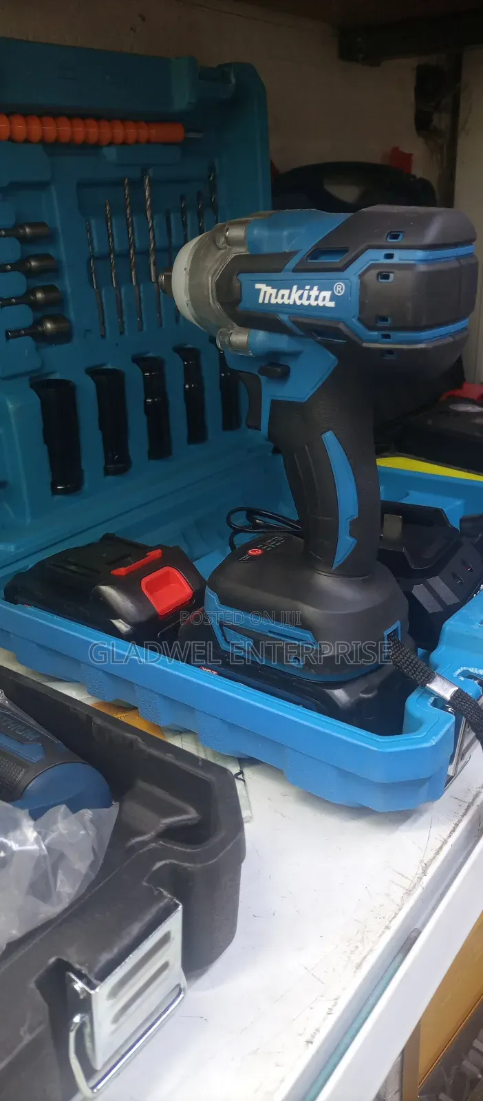 Hilt Cordless Drill 196v With Accessories
