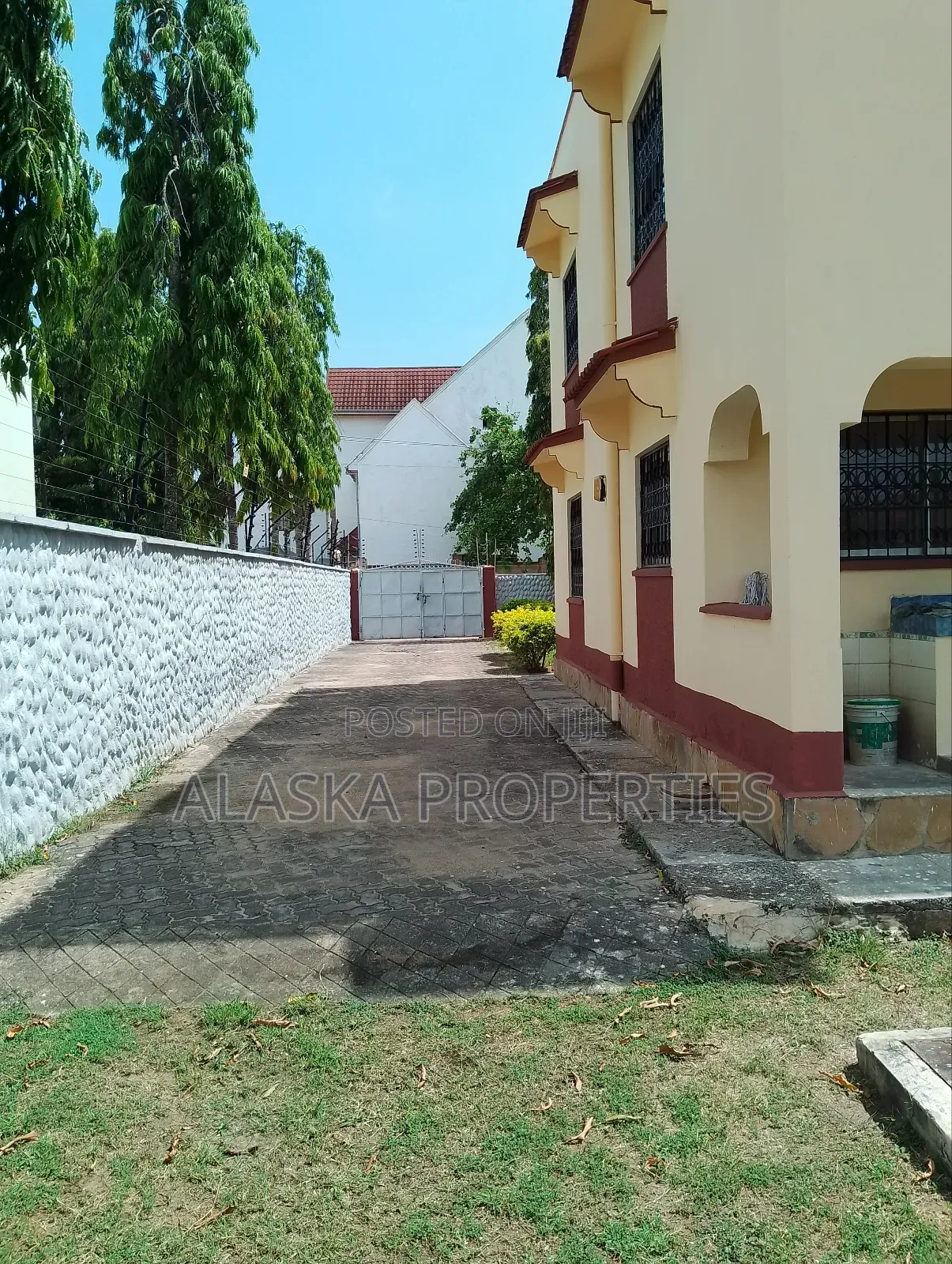 3bdrm Townhouse/Terrace in Beach Road Estate, Nyali for sale