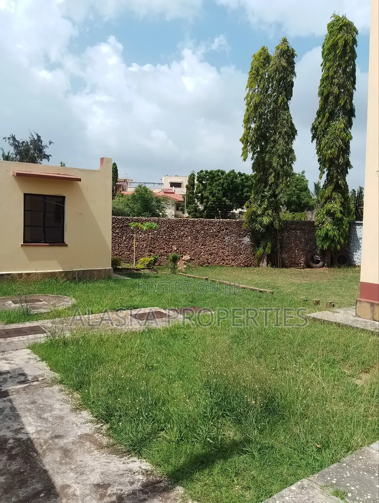 3bdrm Townhouse/Terrace in Beach Road Estate, Nyali for sale