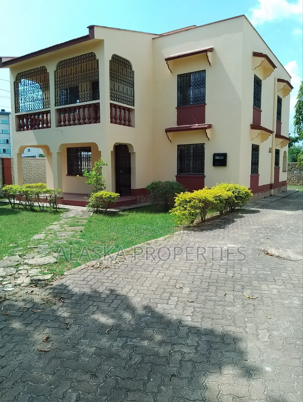 3bdrm Townhouse/Terrace in Beach Road Estate, Nyali for sale
