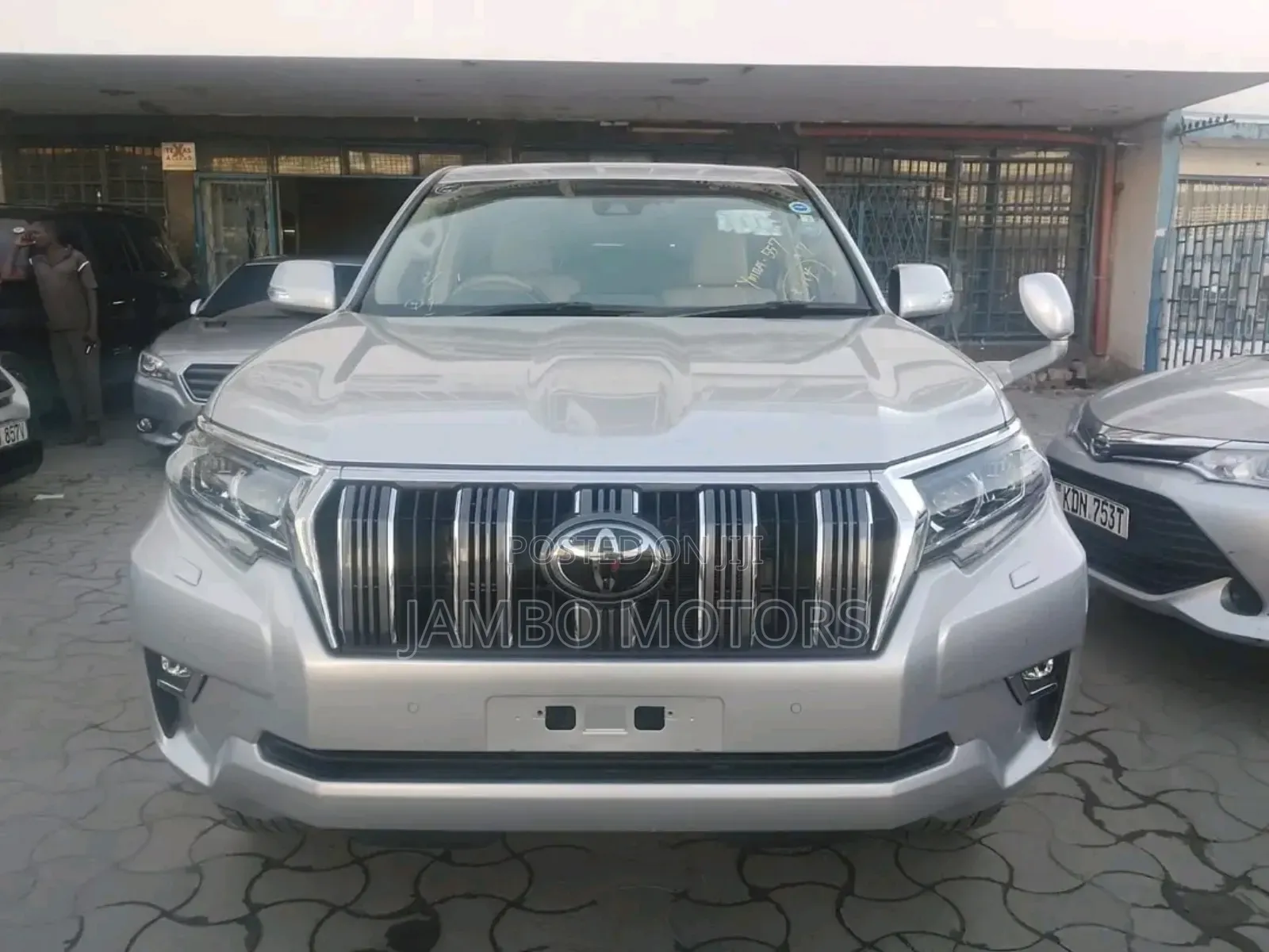 Toyota Land Cruiser Prado 2.8 2019 Silver