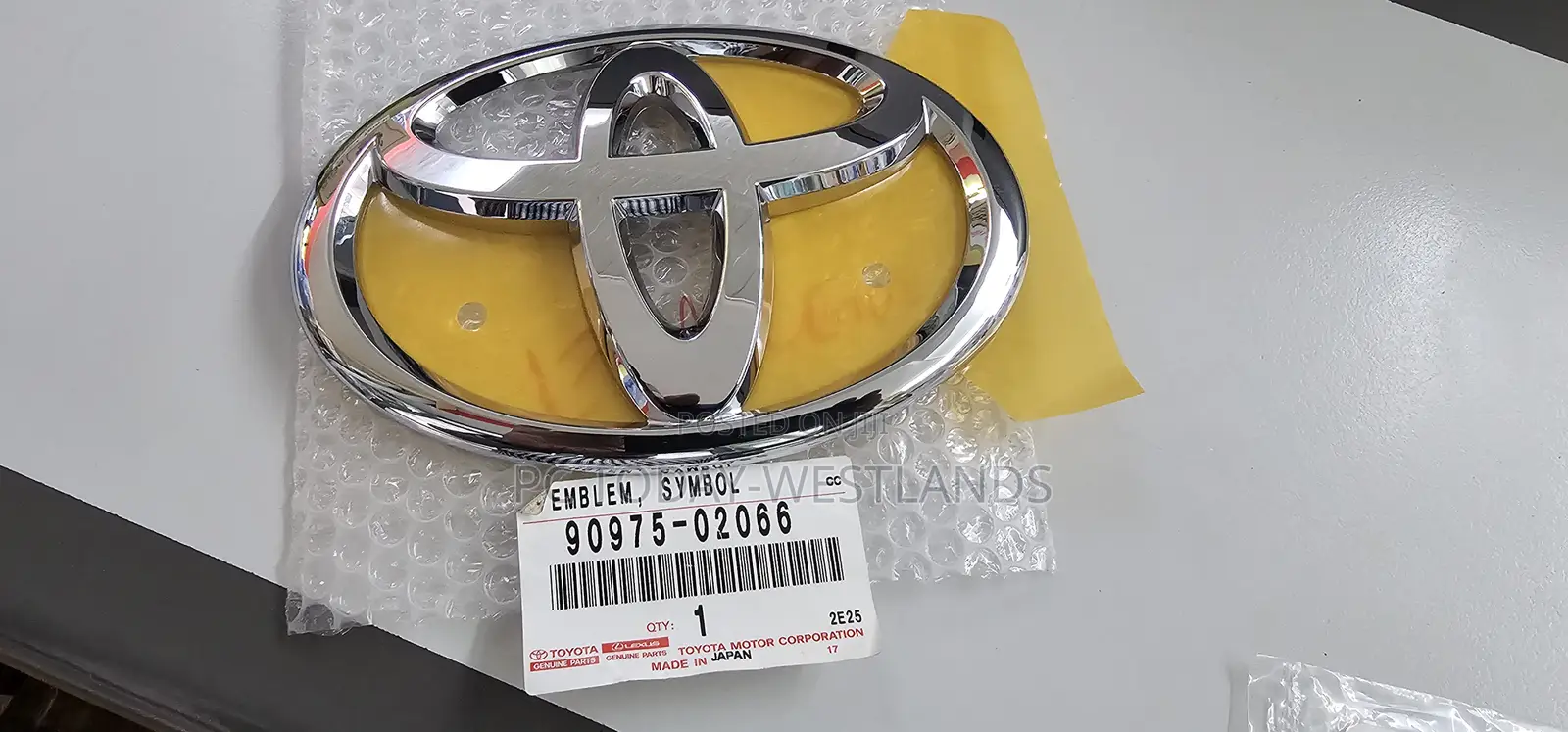 Toyota Vellfire Back Door Emblem Symbol