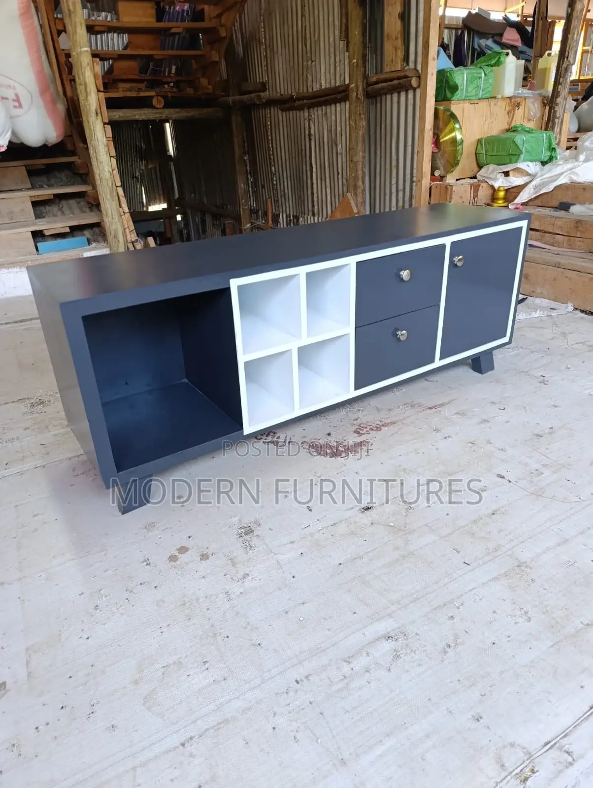 World Class 6 Feet Tv Stand