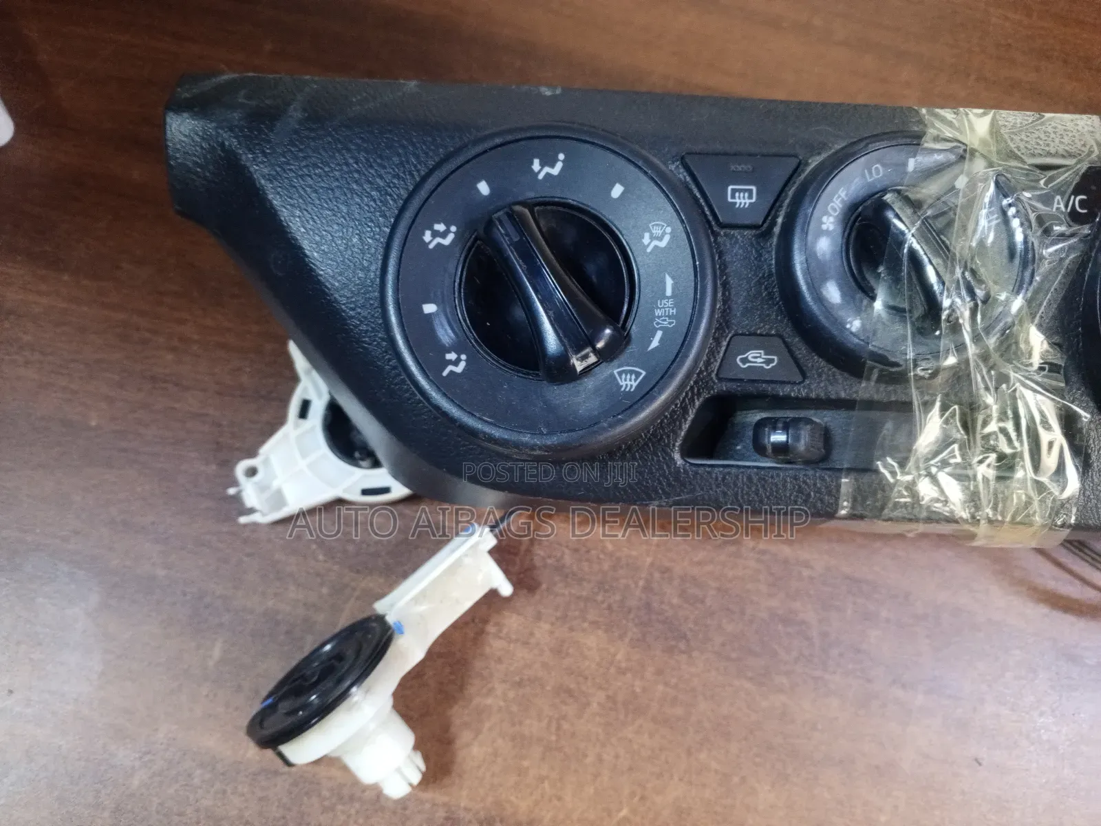 A/C Controller Hilux Revo.
