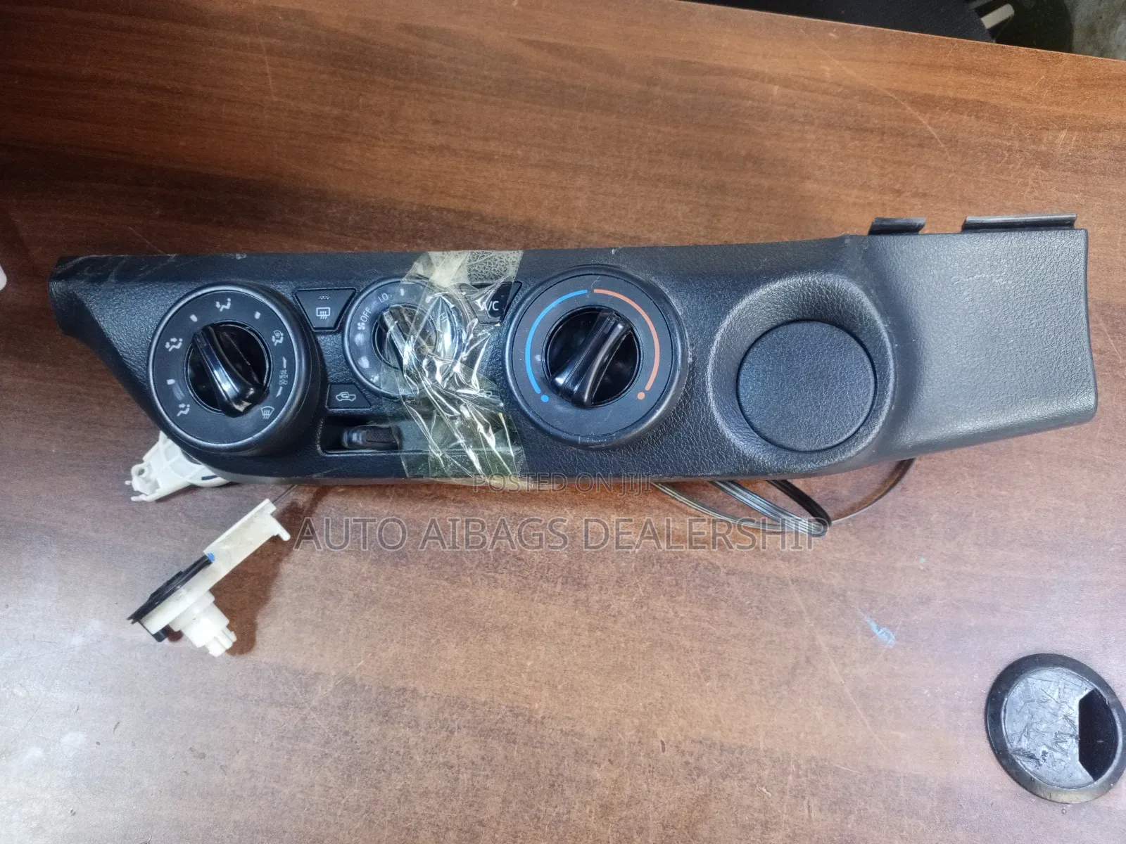 A/C Controller Hilux Revo.