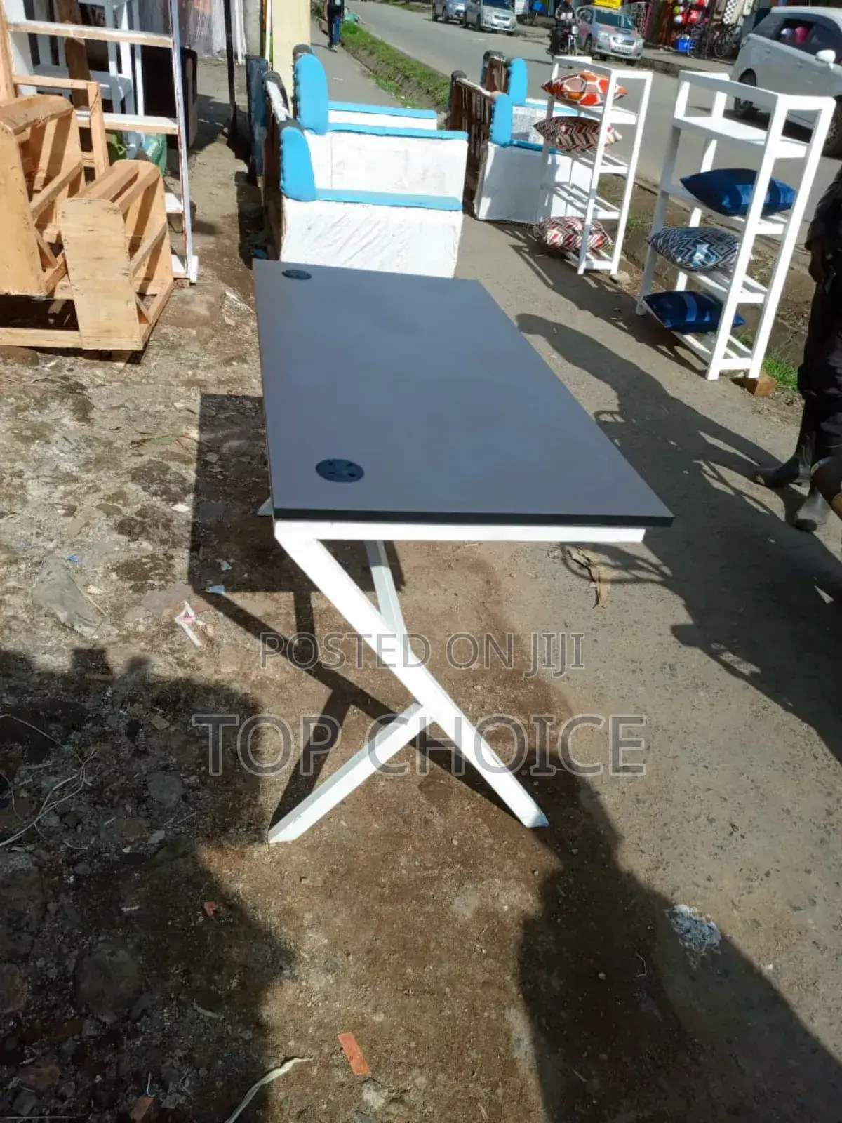 Metallic Stand Office Table