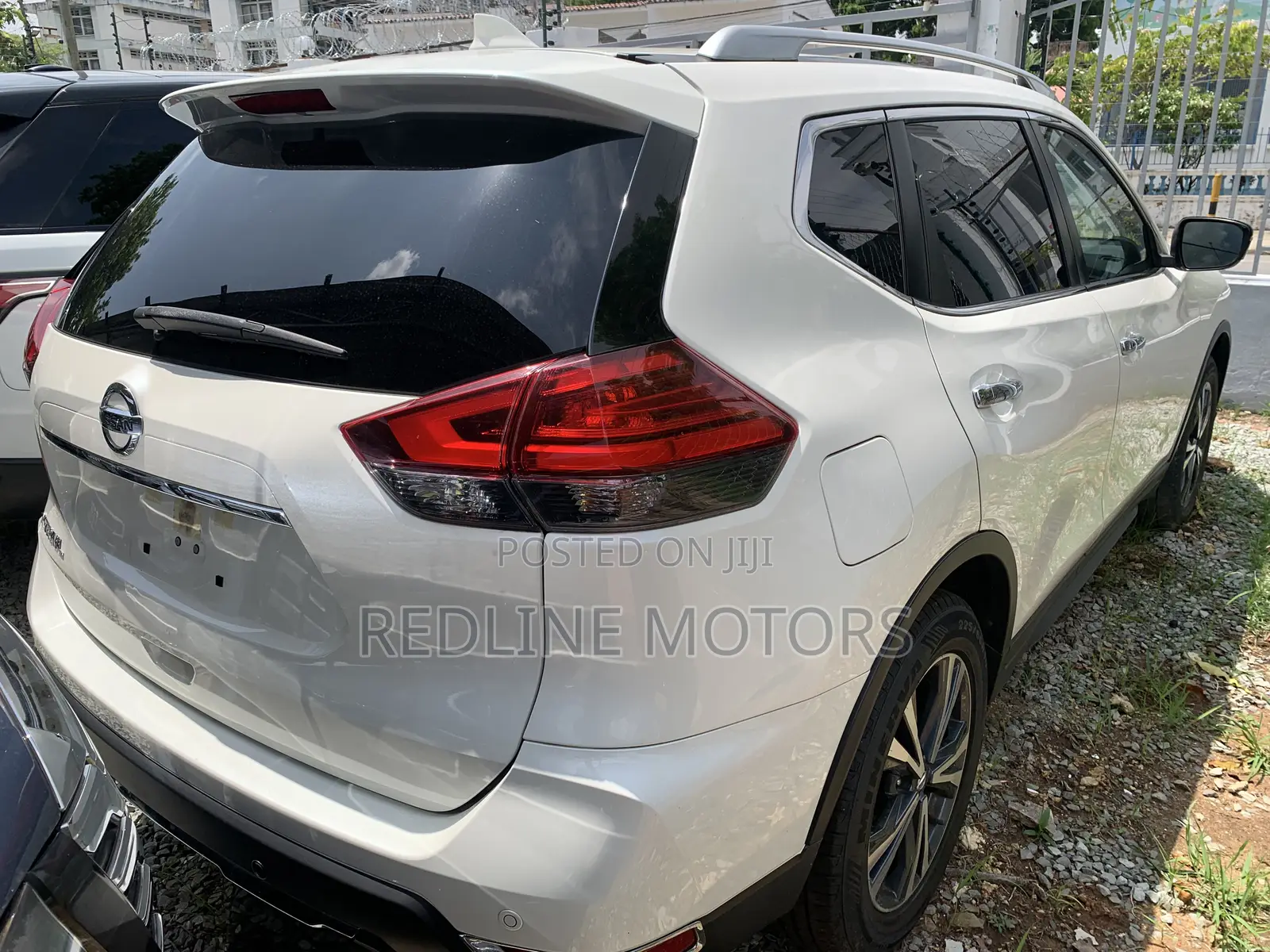 Nissan X-Trail 2.0 Petrol AWD 2017 Off white