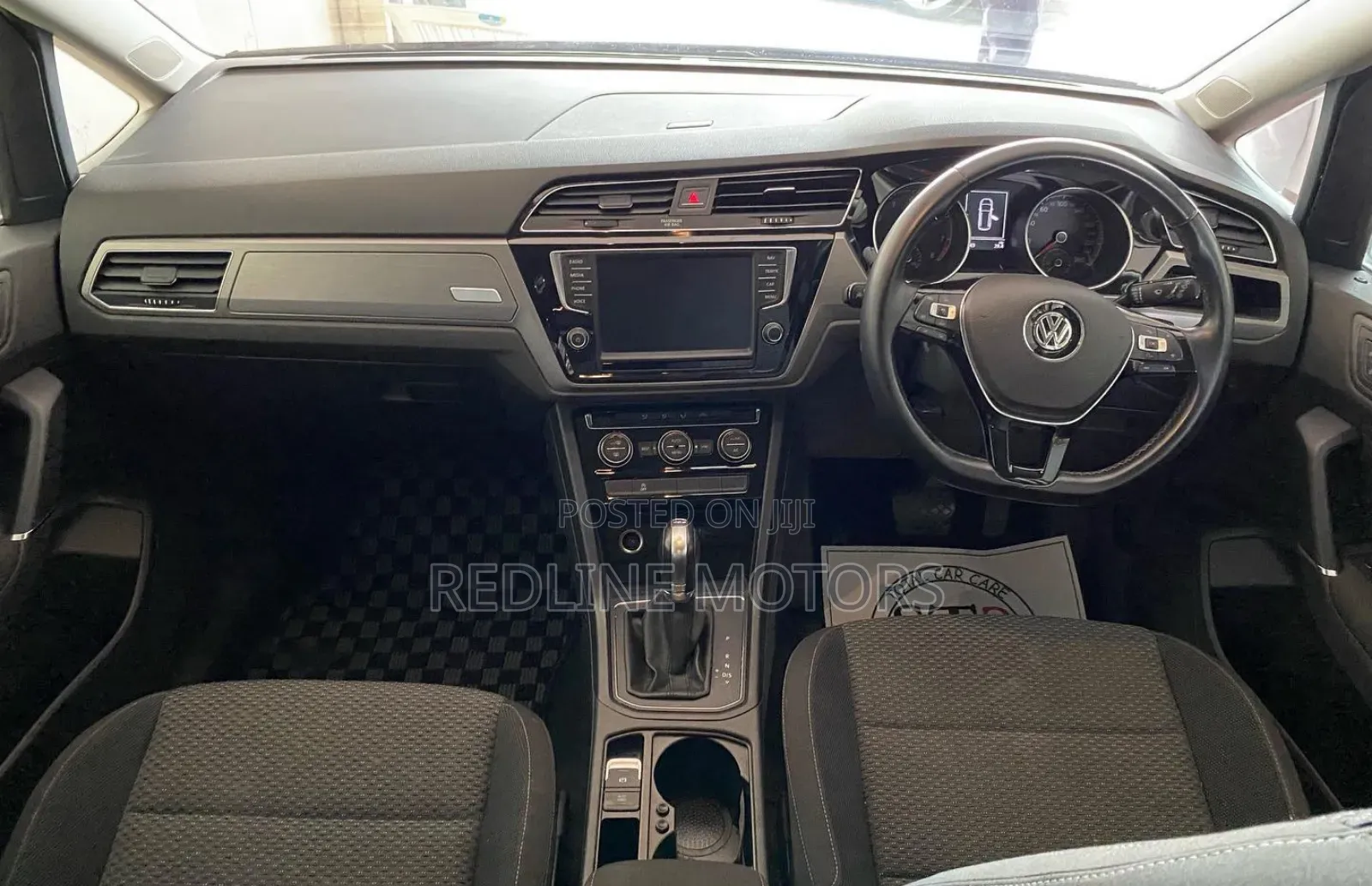 Volkswagen Touran 2017 Orange