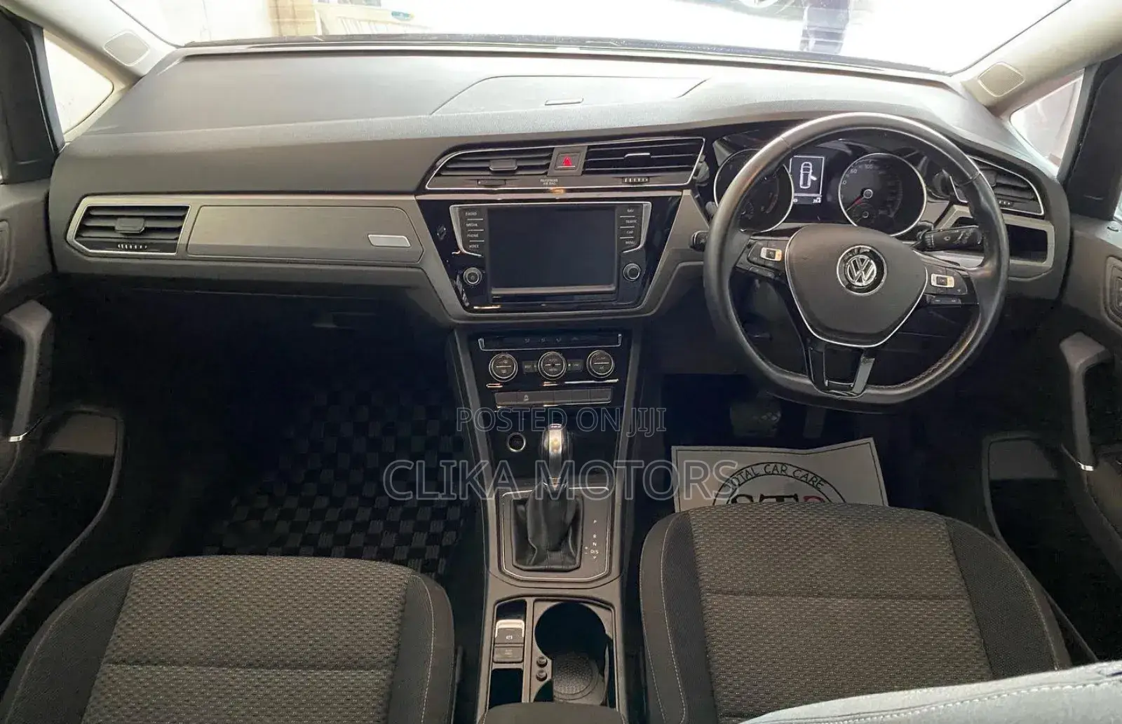 Volkswagen Touran 2017 Orange