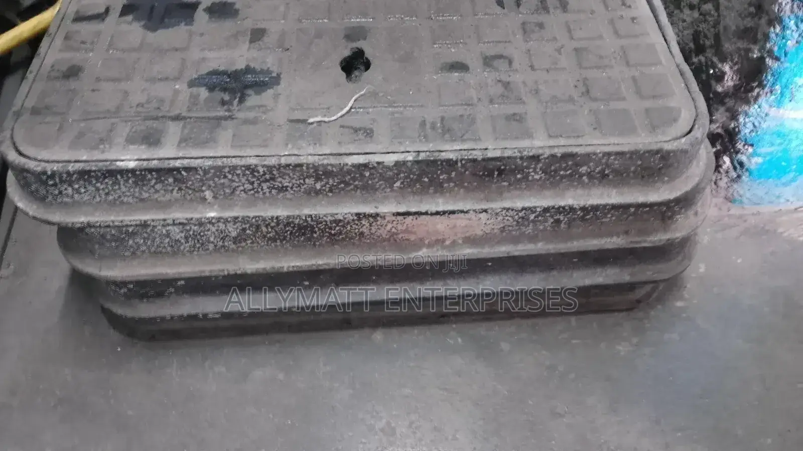 50kgman Hole Cover 600by450.