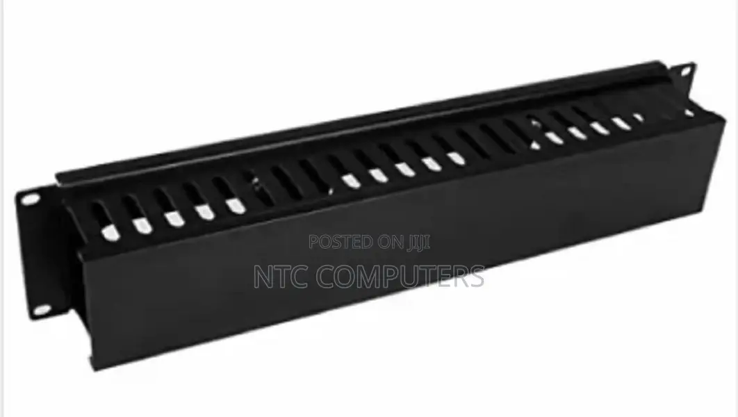 Giganet 2U Cable Manager Closed