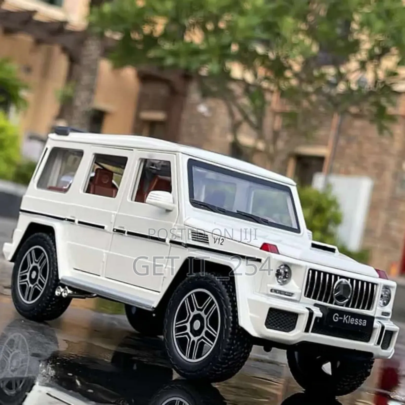 Mercedes Gwagon Die Cast Toy Car. 
Ideal for Kids or Car