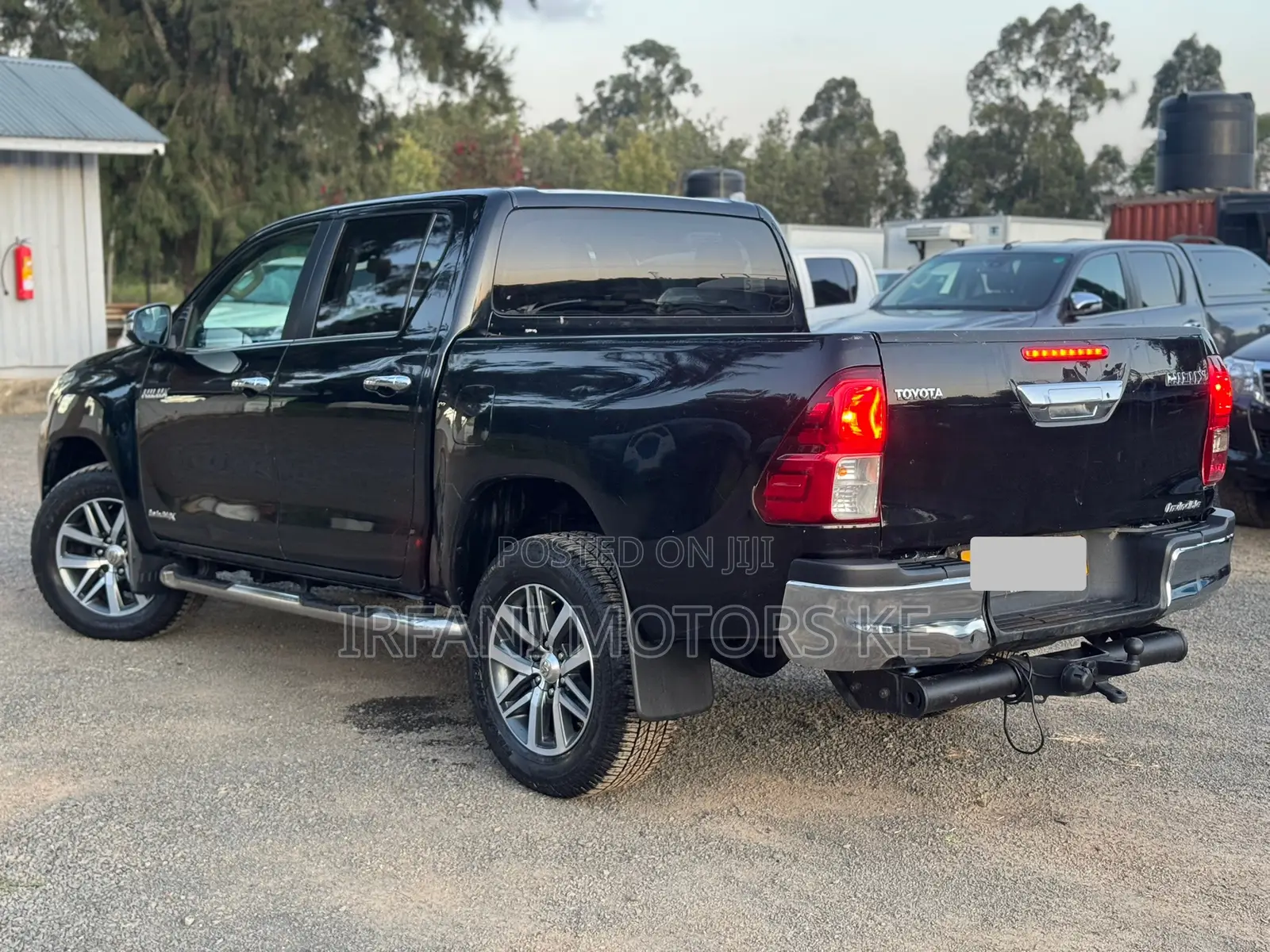 Toyota Hilux SR5+ 4x4 2017 Black
