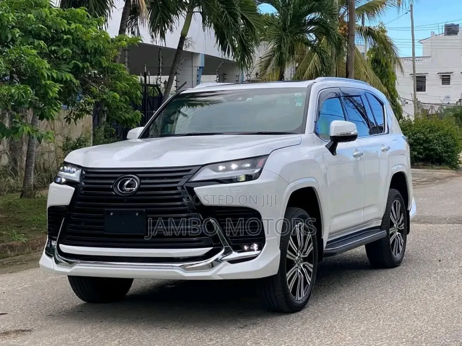 Lexus LX 2022 White