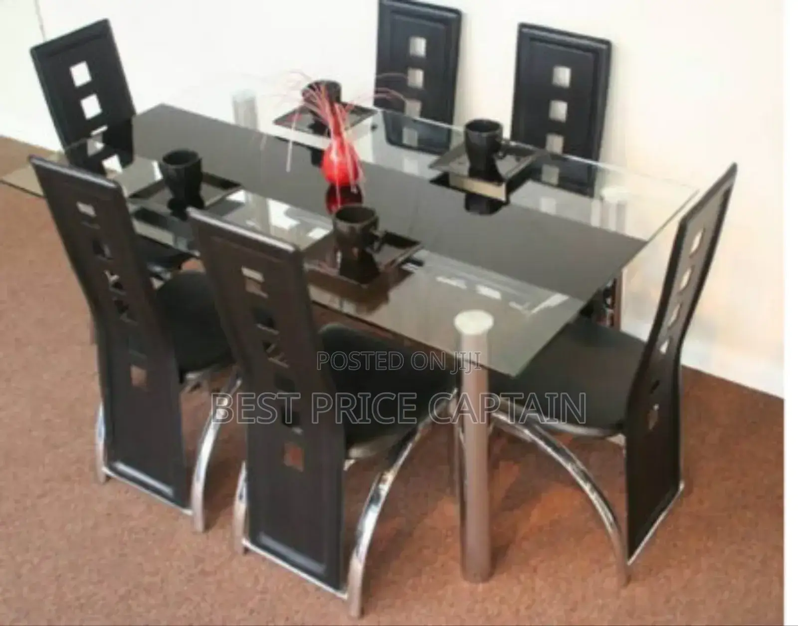 6 Sitter Glass Dinning Table With Leather Seat