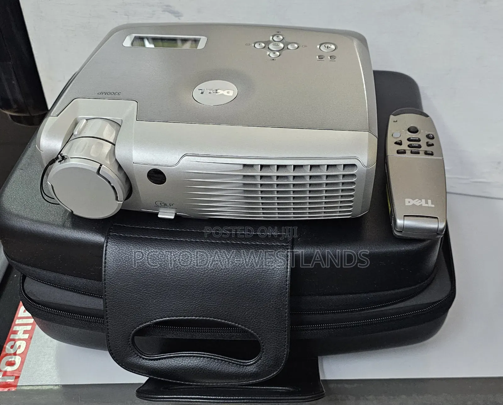 Dell 3300MP 3LCD Projector Portable XGA Conference HD 1080i