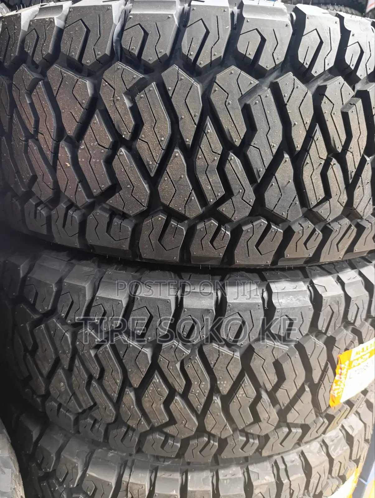 265/70 R16 Maxxis Razr A.T811