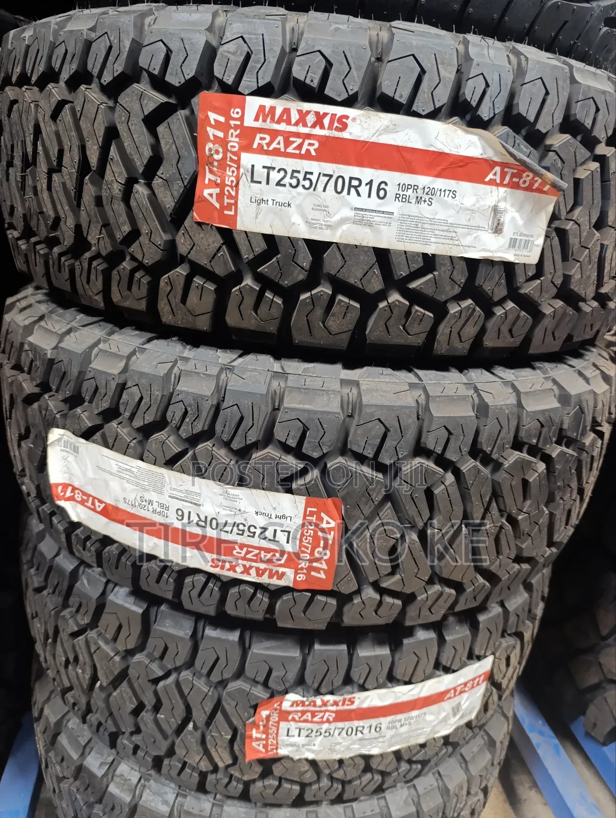Maxxis 255/70r16 Razr At811