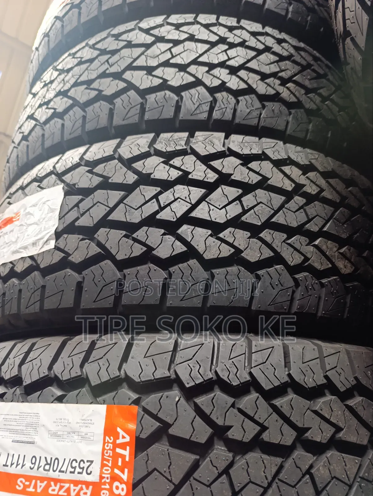 Maxxis 255/70r16 Razr At781