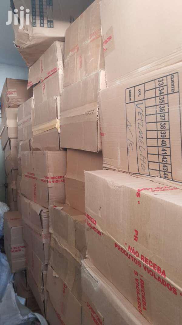 Carton Boxes Moving Houses and Offices