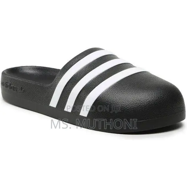 Adidas Mules / Slides in Plenty 40-45