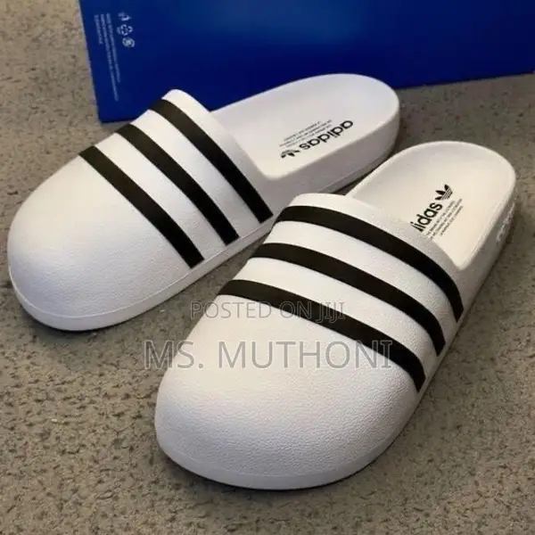 Adidas Mules / Slides in Plenty 40-45