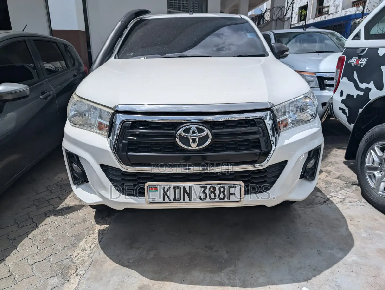 Toyota Hilux SR5 4x4 2018 White
