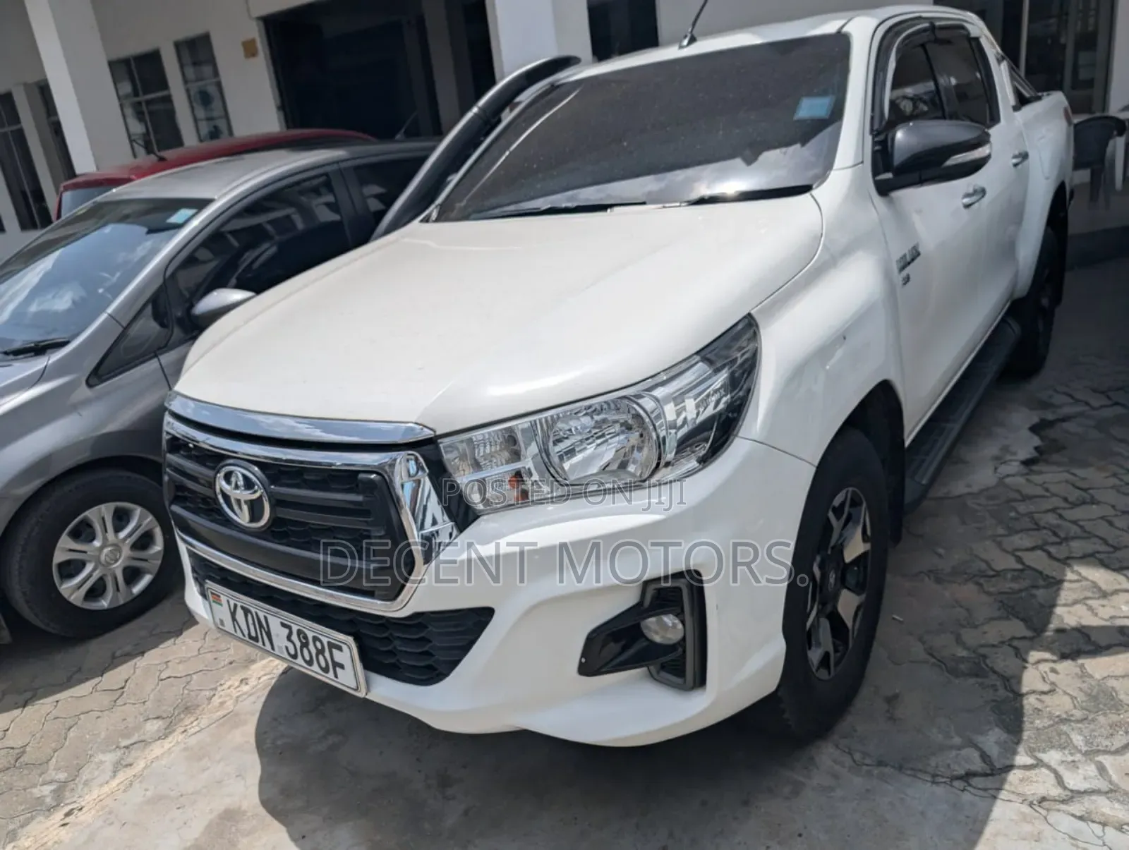 Toyota Hilux SR5 4x4 2018 White