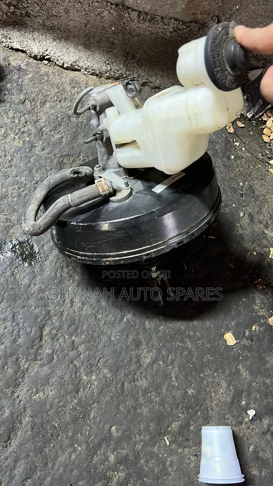 Toyota Kluger Brake Master Cylinder and Brake Booster