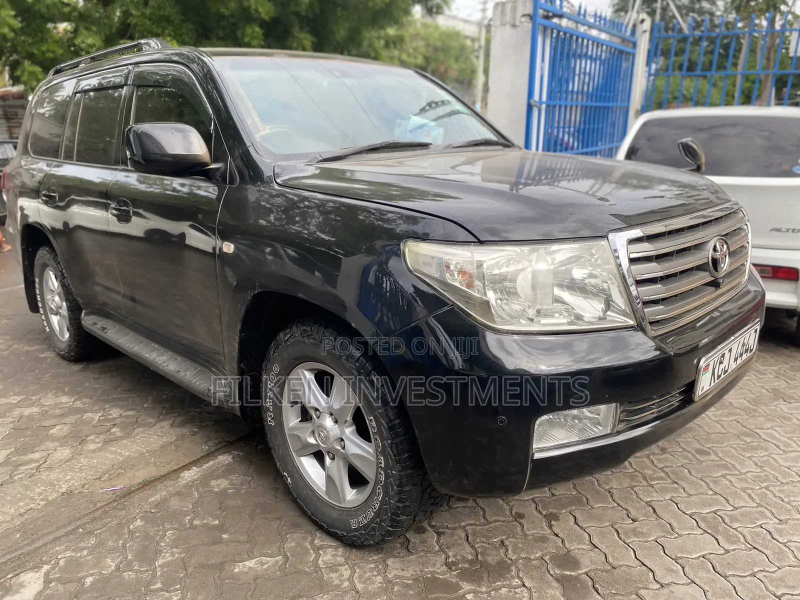 Toyota Land Cruiser 2010 Black