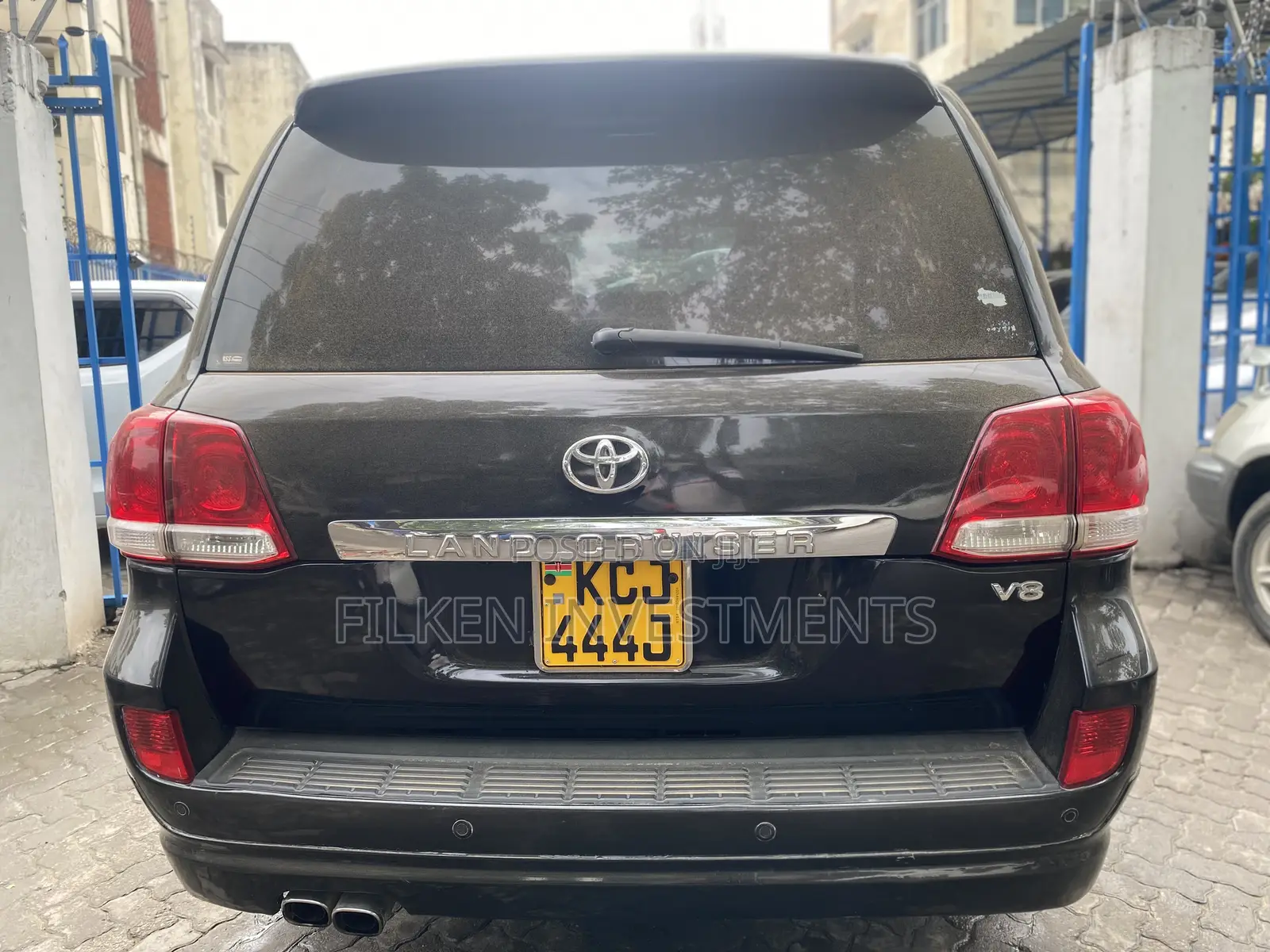 Toyota Land Cruiser 2010 Black