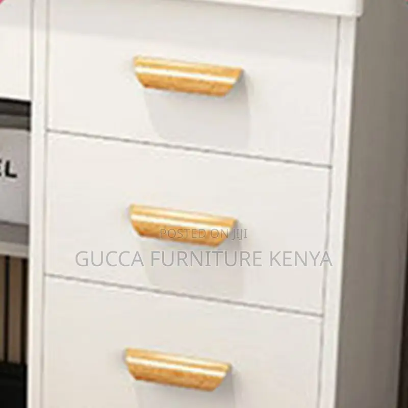 Dressers: Classy Modern Wood Makeup Vanity Table