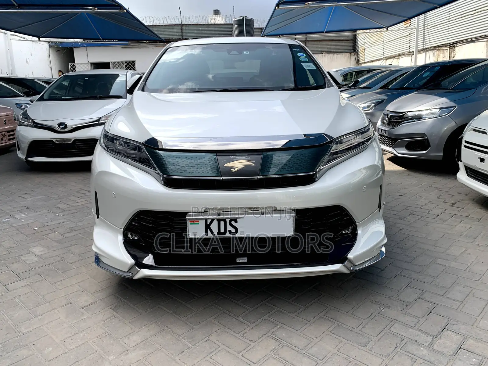 Toyota Harrier 2.0 4WD 2017 Pearl