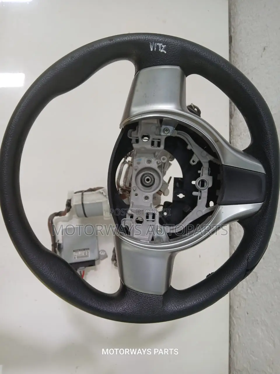 Toyota Vitz Jewela 2011-2014 Steering Wheel and Airbag