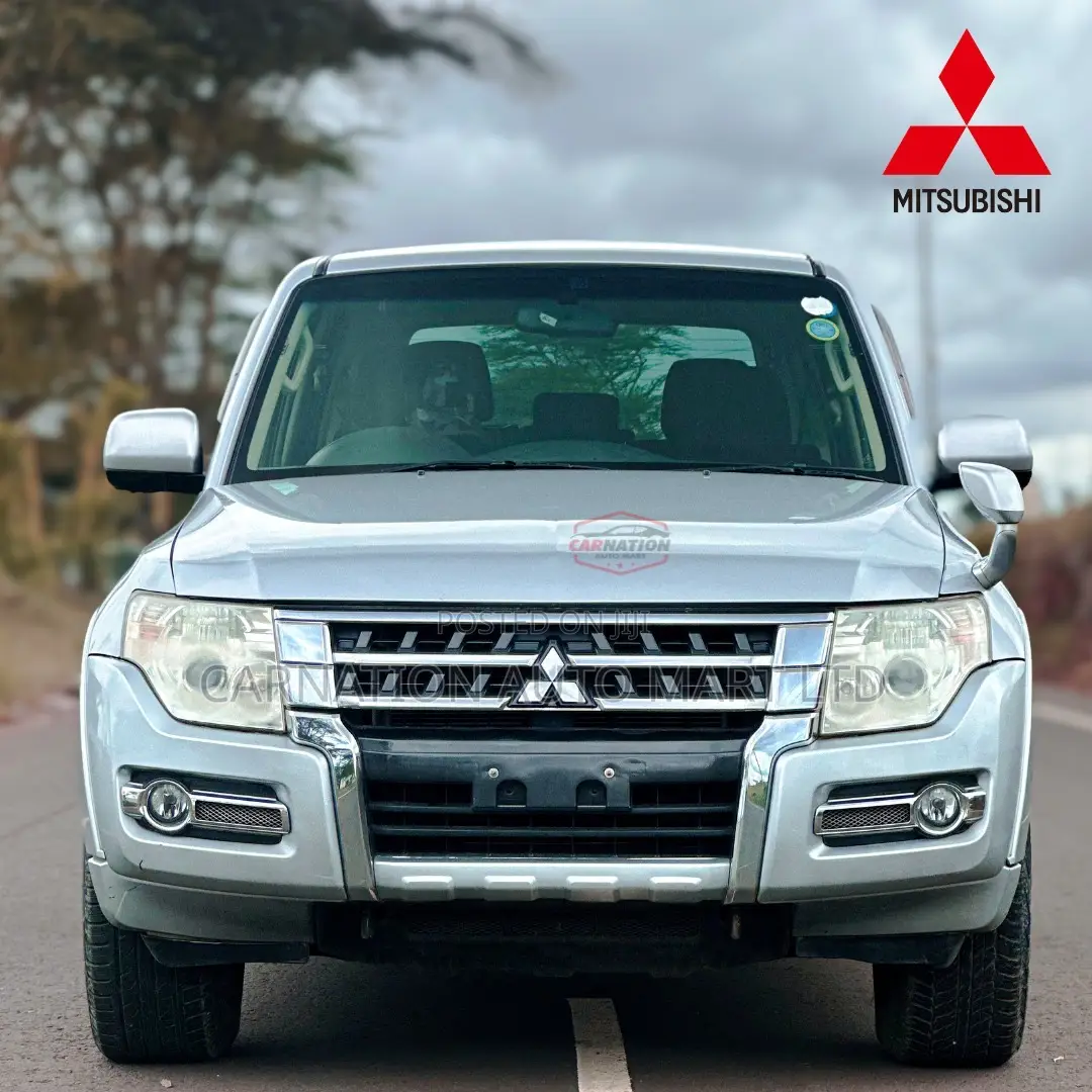 Mitsubishi Pajero 2016 Silver