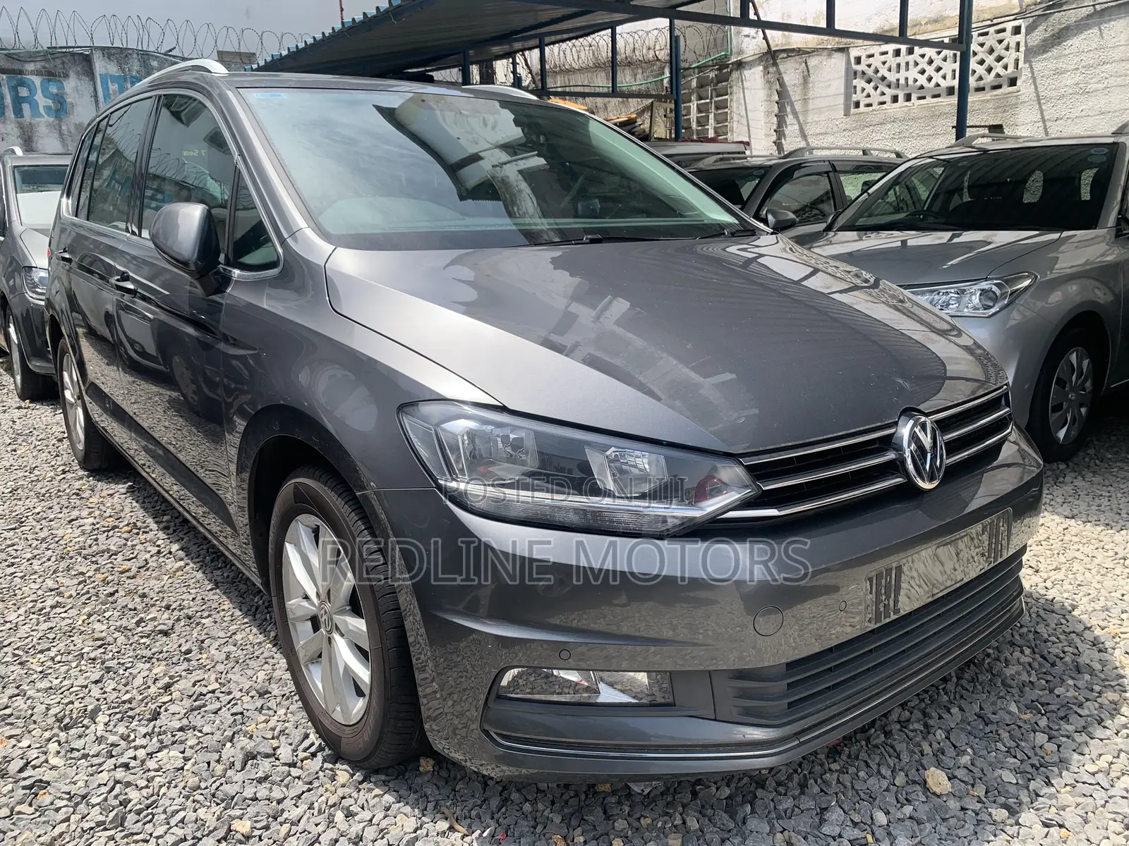 Volkswagen Touran 2017 Gray